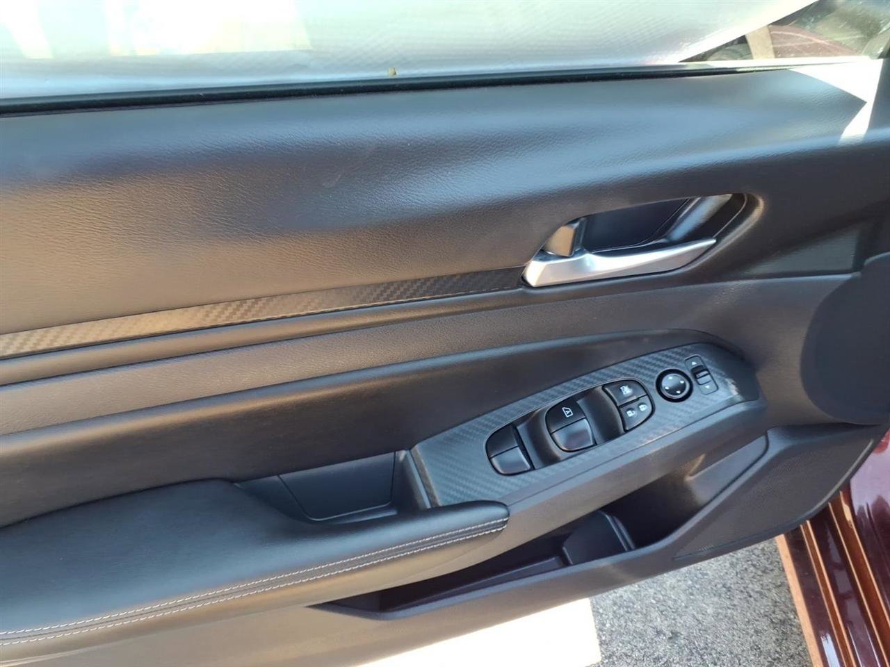 Used 2025 Nissan Altima 2.5 SV FWD image 6