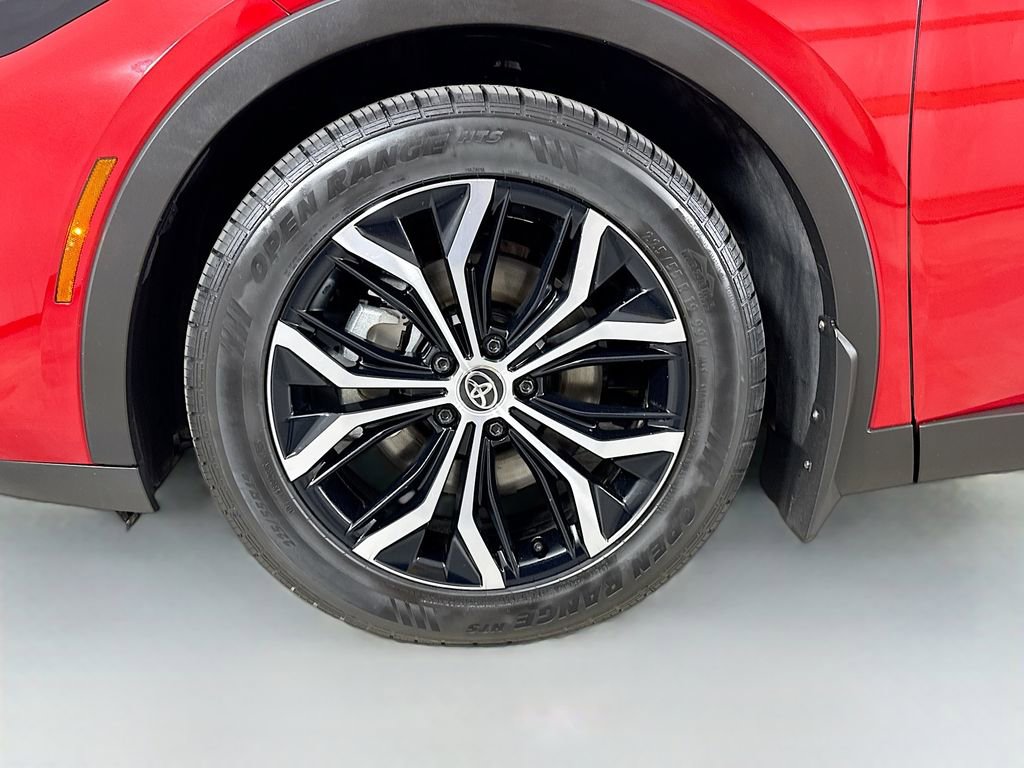 Certified 2023 Toyota Crown XLE image 33