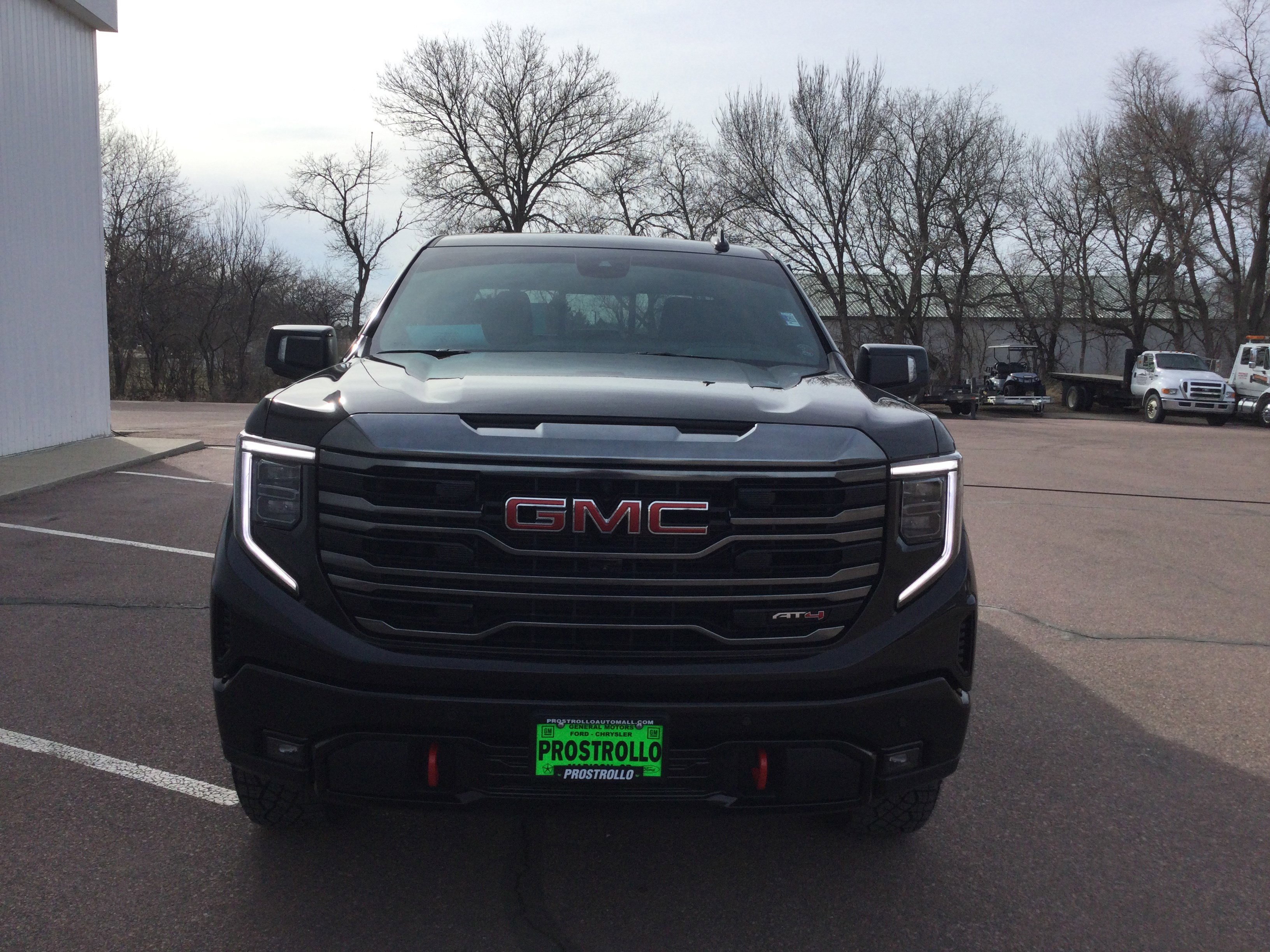 Used 2024 GMC Sierra 1500 AT4 w/ Technology Package image 3
