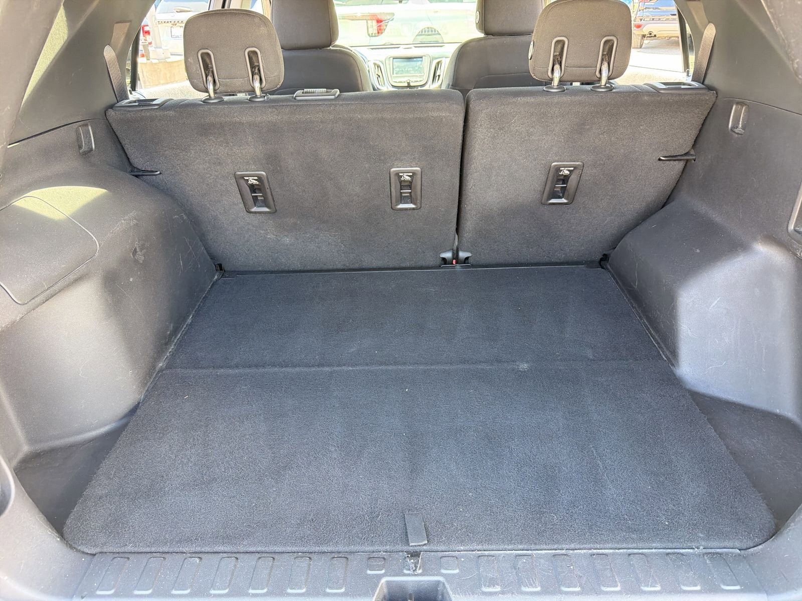 Used 2018 Chevrolet Equinox LT FWD image 34