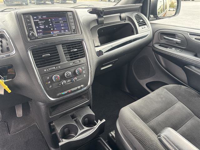 Used 2019 Dodge Grand Caravan SE image 13