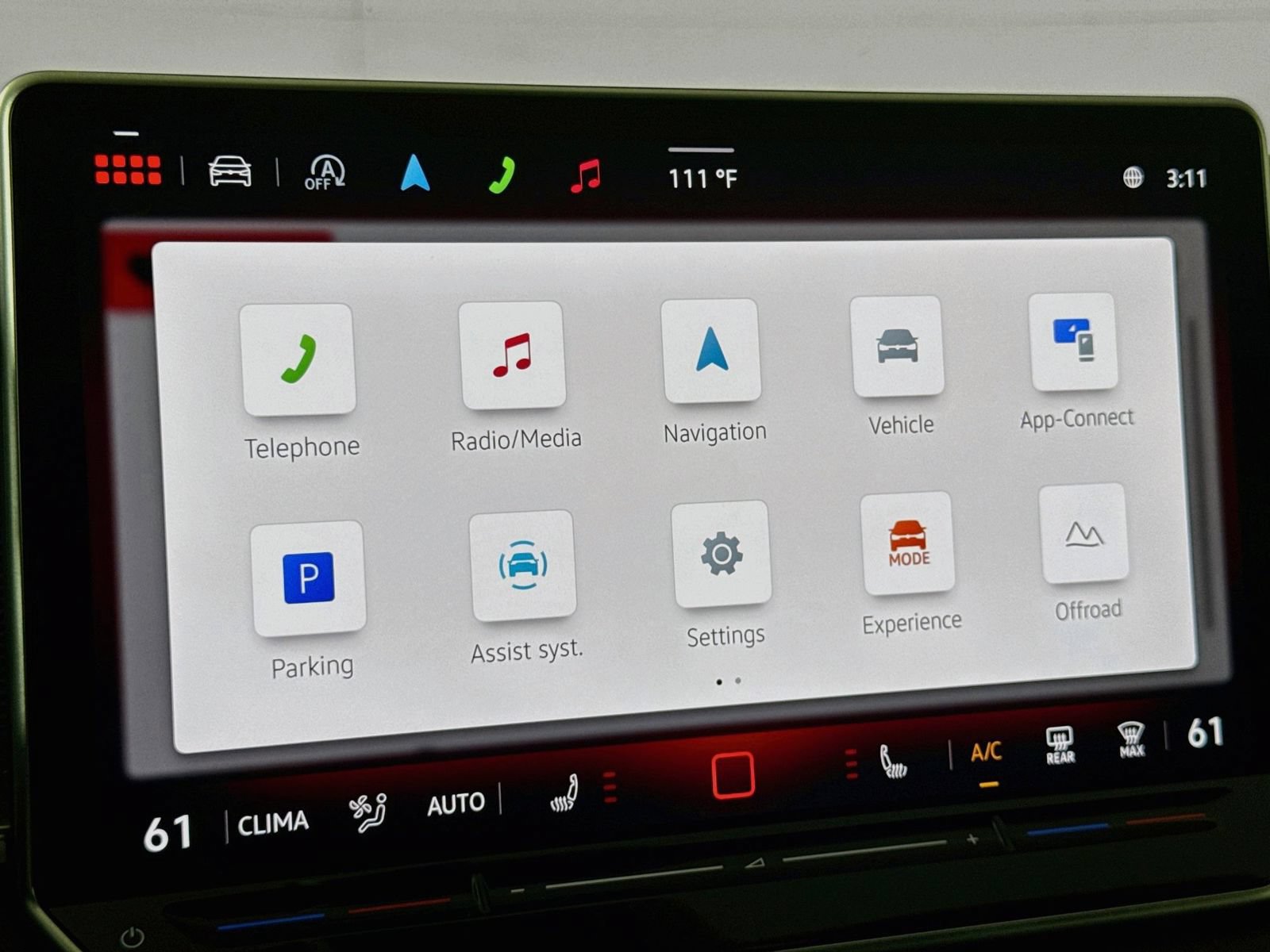 Certified 2025 Volkswagen Tiguan SE AWD/4WD image 14