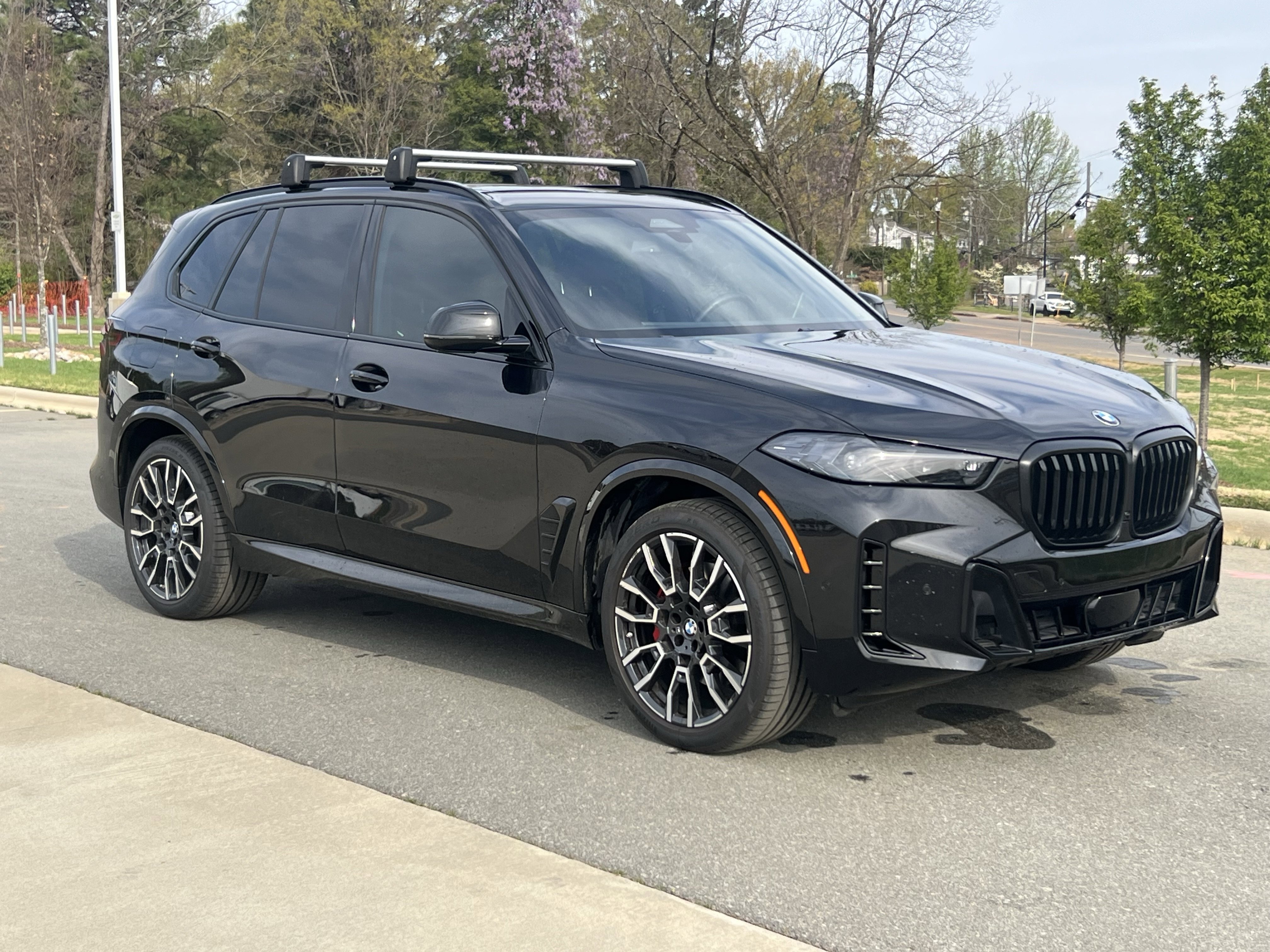 Used 2024 BMW X5 xDrive40i w/ M Sport Package image 2