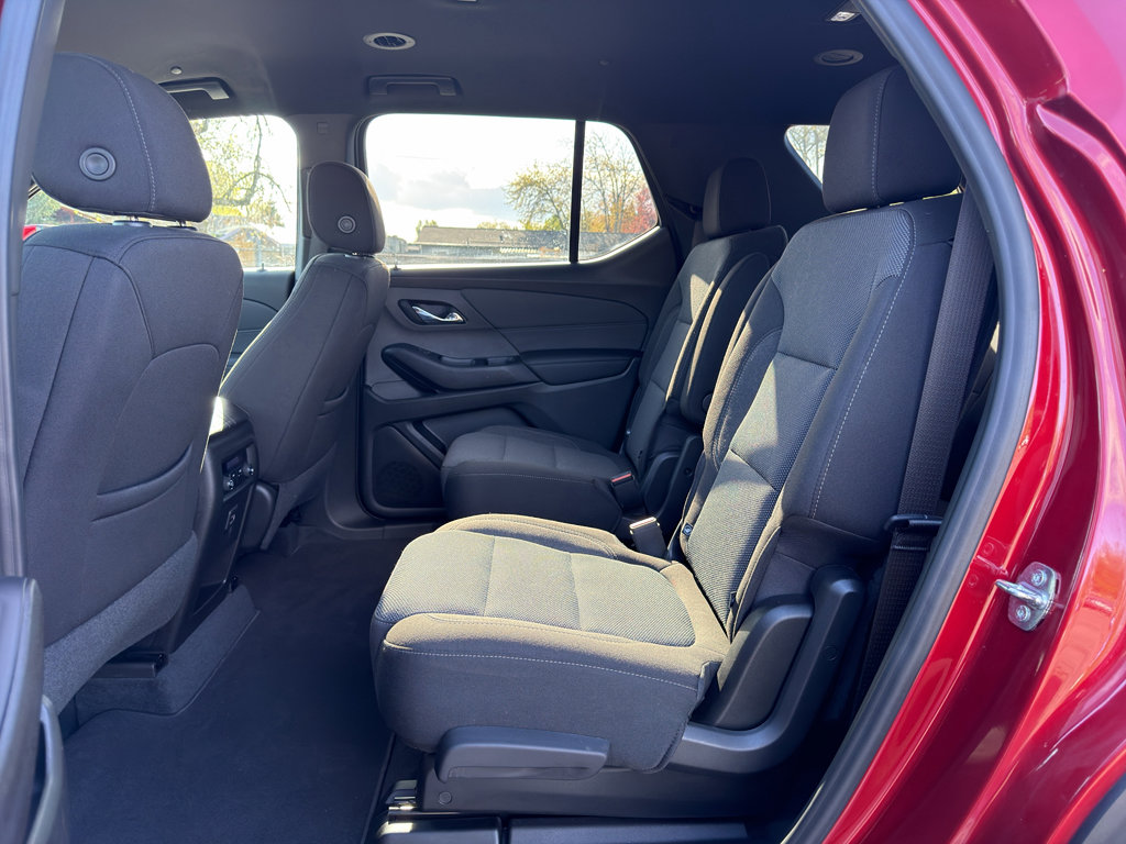 Used 2022 Chevrolet Traverse LT image 14
