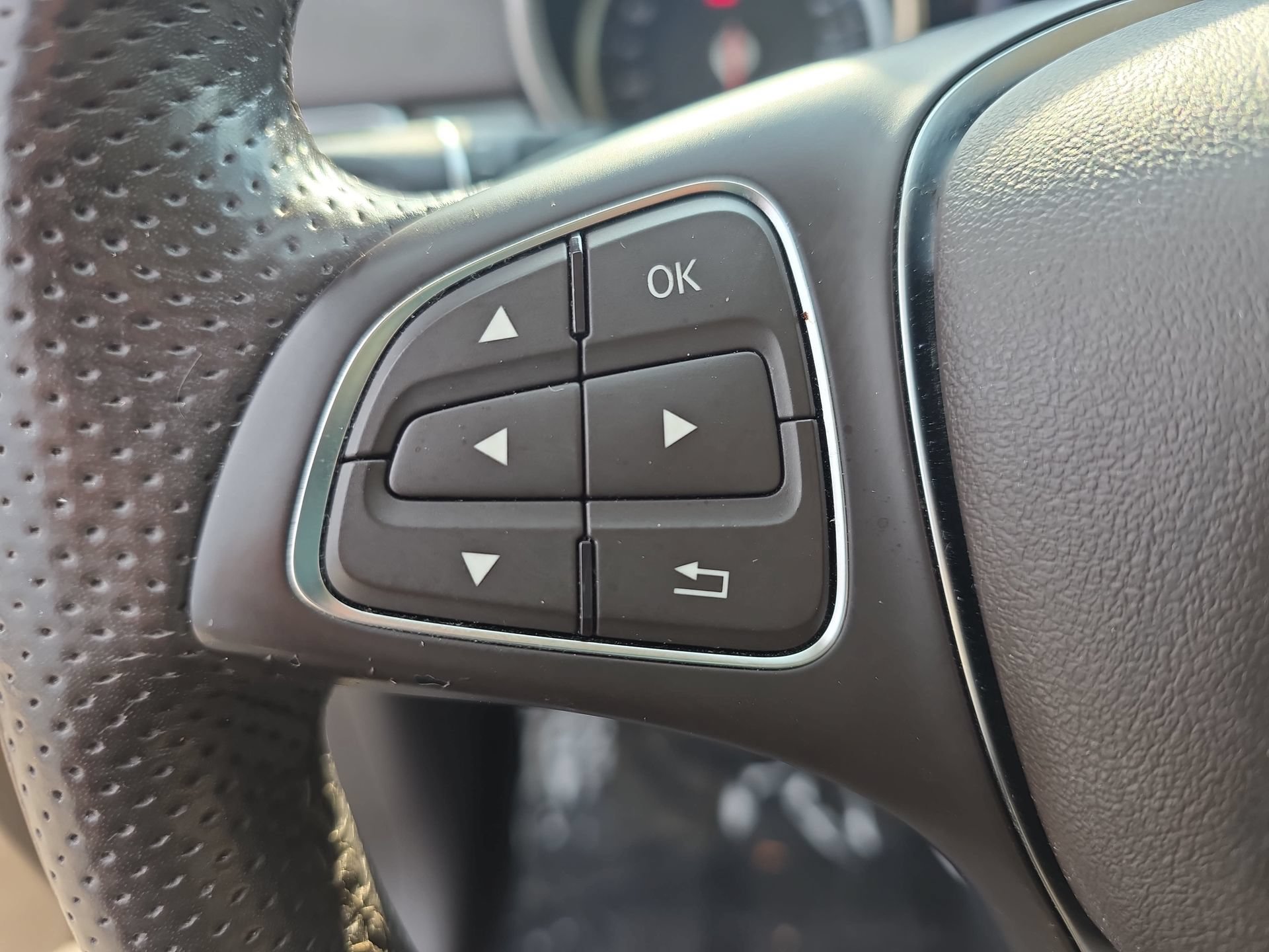 Certified 2018 Mercedes-Benz GLE 350 4MATIC image 17