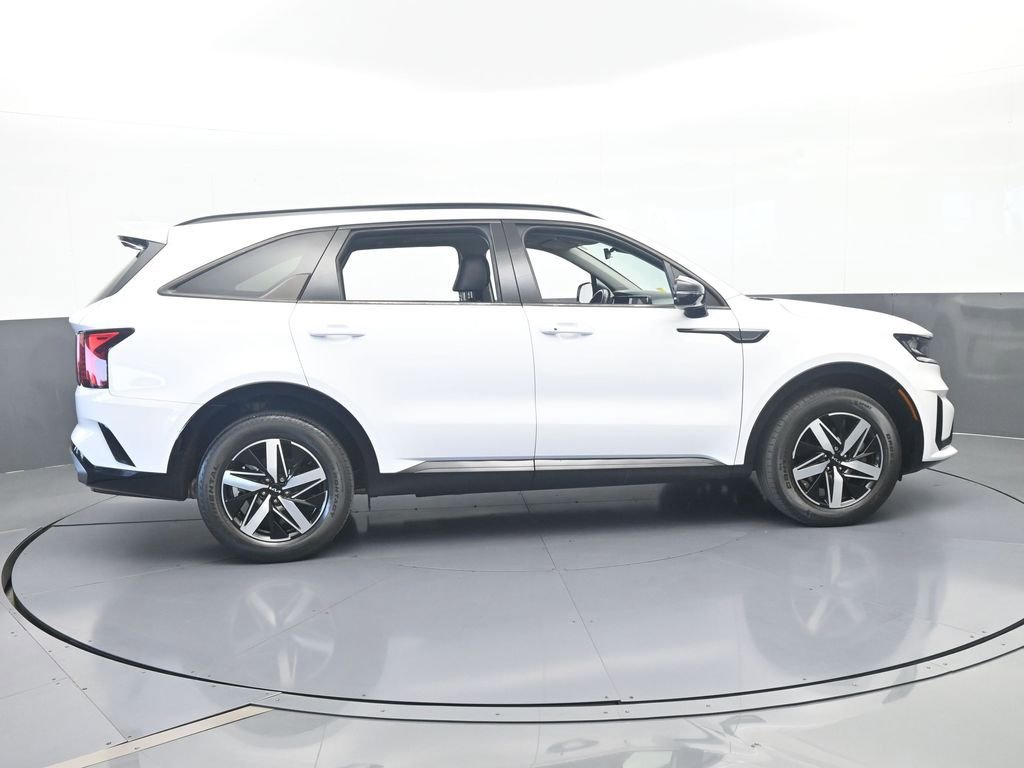 Used 2022 Kia Sorento EX w/ Panoramic Sunroof Package FWD image 7