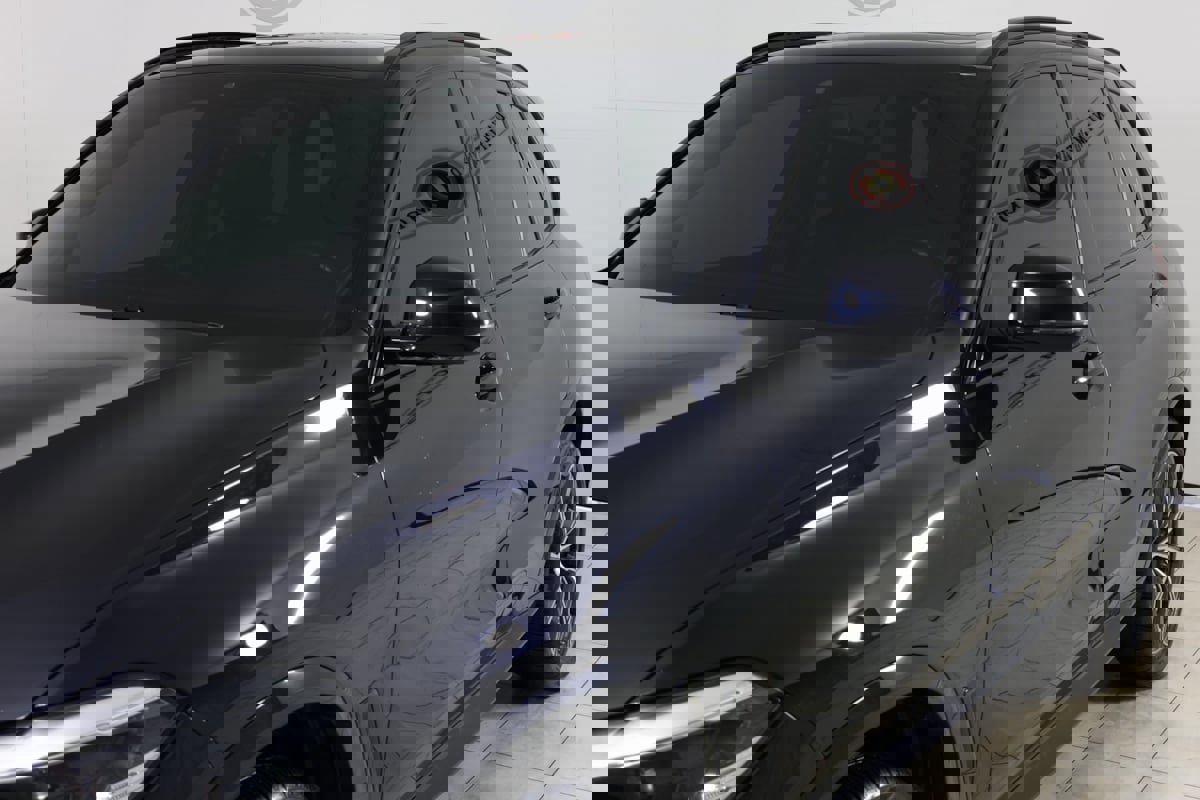 Used 2020 BMW X5 M50i w/ Premium Package image 52