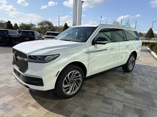 New 2026 Lincoln Navigator L Reserve AWD/4WD image 5