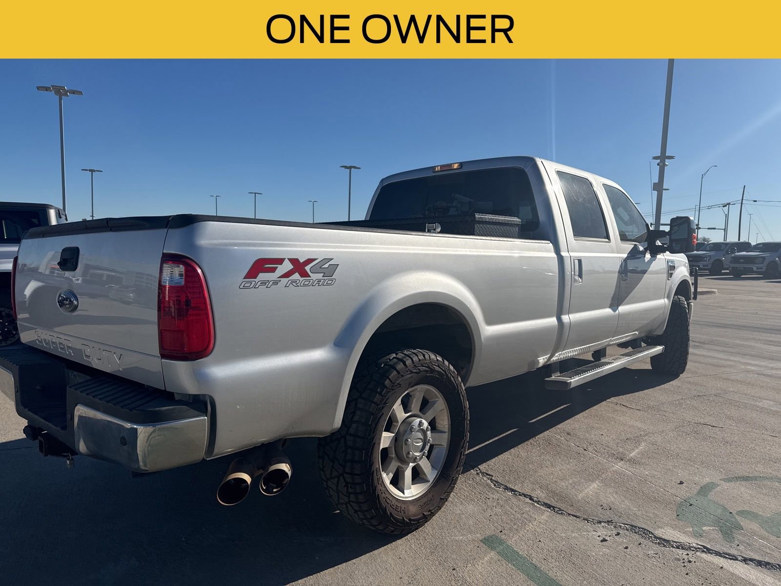 Used 2010 Ford F350 Lariat image 3