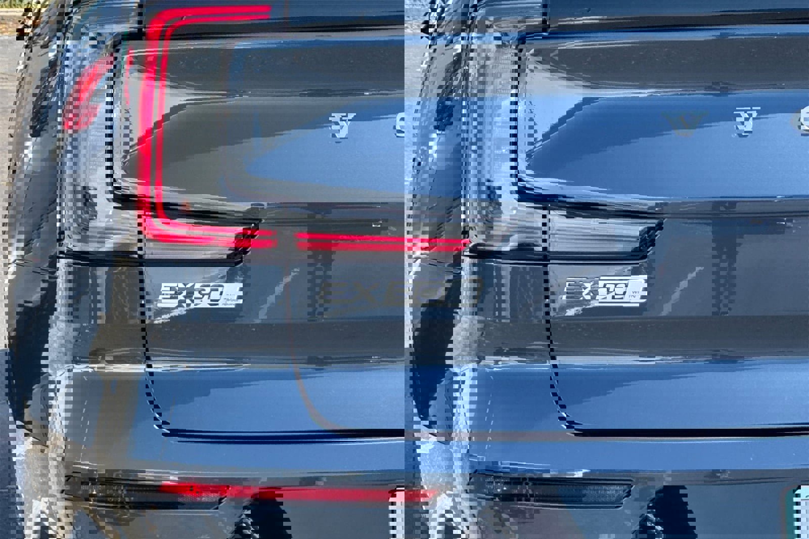 Used 2025 Volvo EX90 Ultra image 28