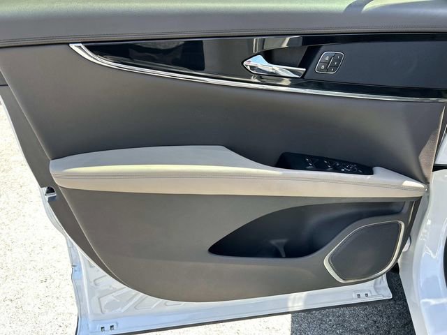 Used 2022 Lincoln Nautilus FWD w/ Premium Package image 18
