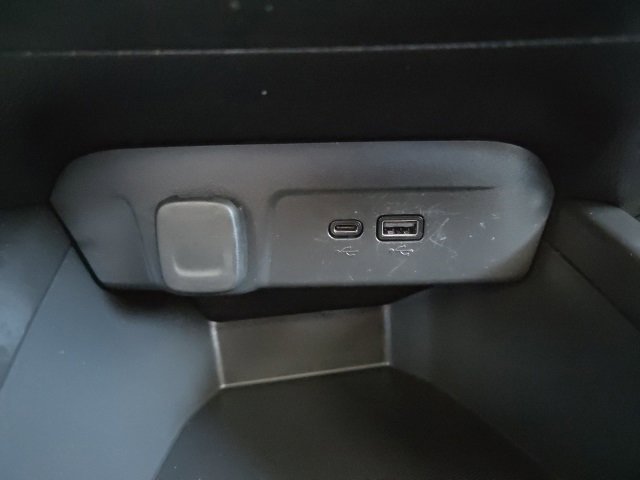 Used 2024 Chevrolet Trax RS w/ Sunroof Package image 13