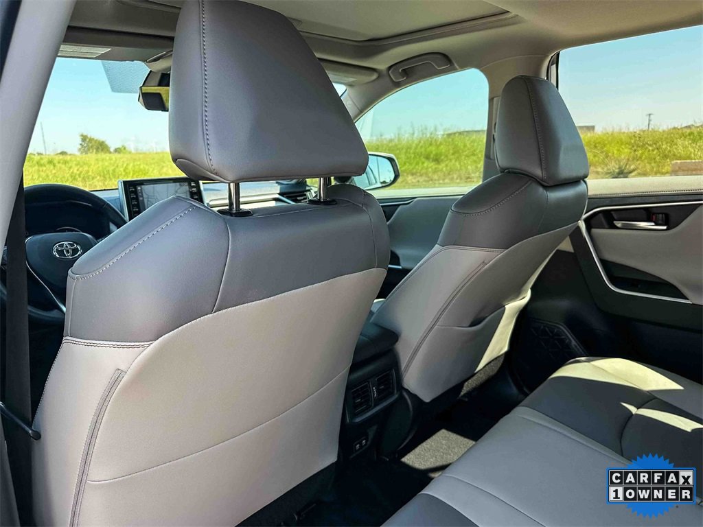 Used 2021 Toyota RAV4 Limited image 17