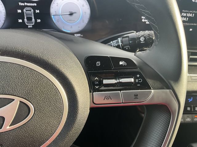 Used 2025 Hyundai Elantra SEL image 25