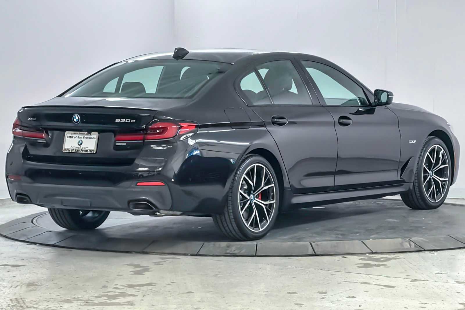 Used 2023 BMW 530e xDrive 530e xDrive w/ Premium Package image 2