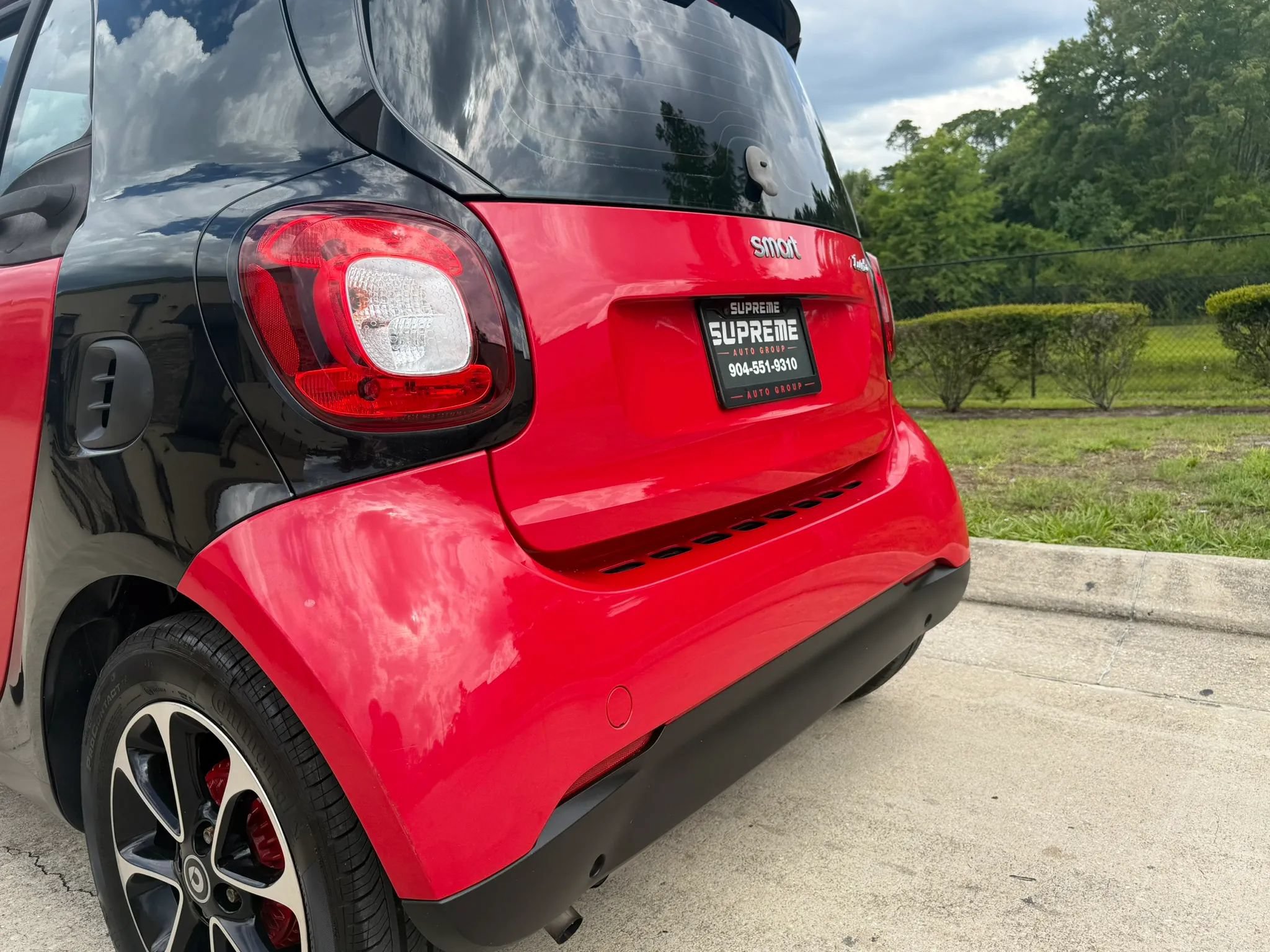 Used 2017 smart fortwo passion RWD image 36