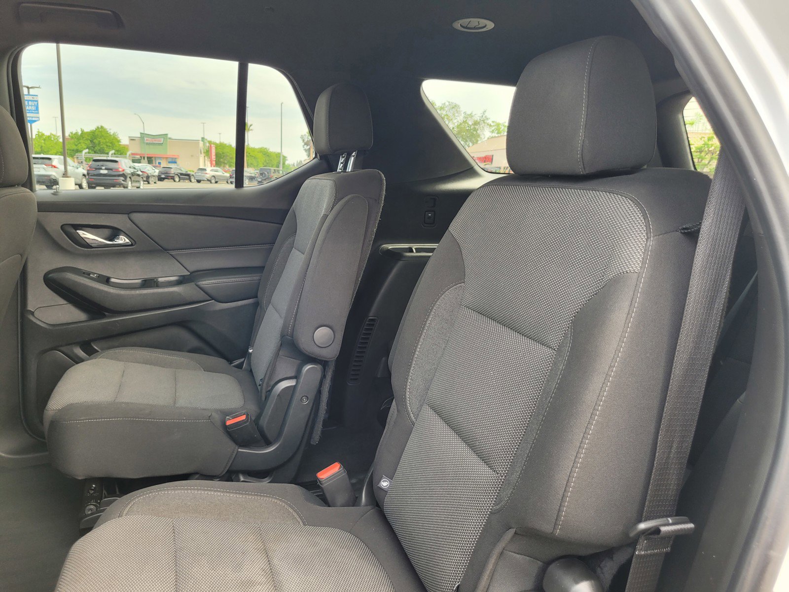 Used 2023 Chevrolet Traverse LT image 13