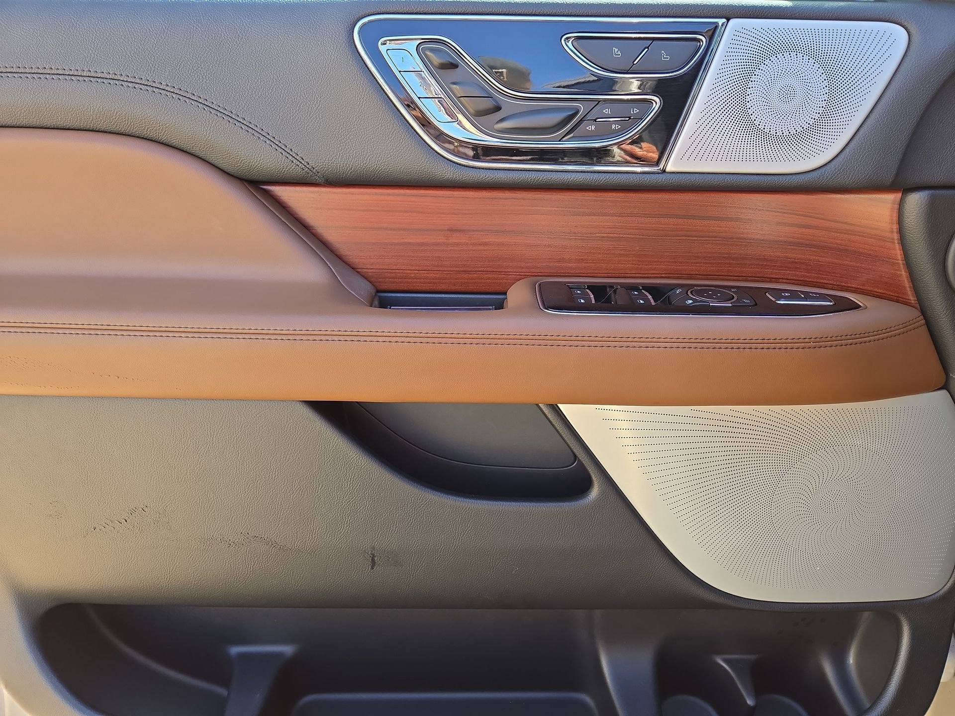 Used 2022 Lincoln Navigator Reserve image 15