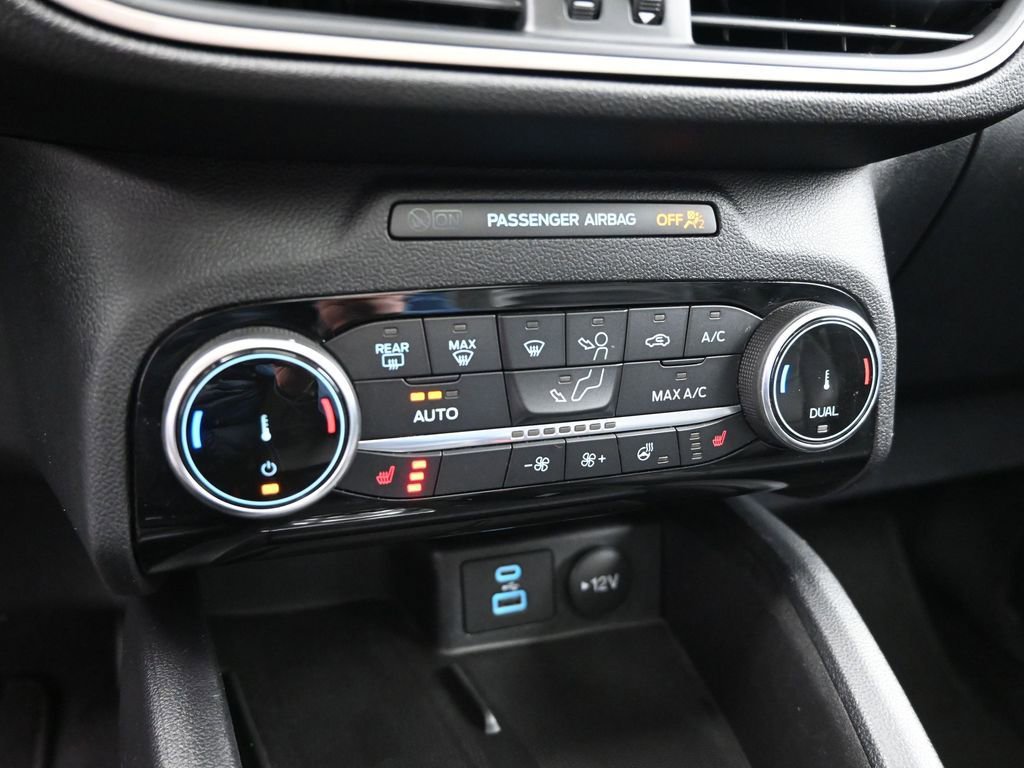 Used 2022 Ford Escape SEL w/ Technology Package AWD/4WD image 16