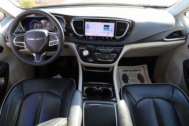 Used 2024 Chrysler Pacifica Limited FWD image 24