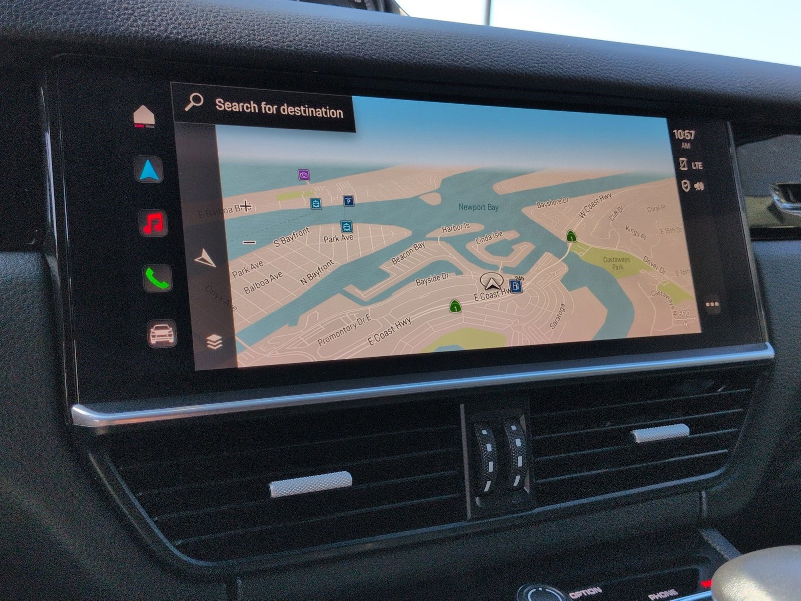 Certified 2023 Porsche Cayenne Platinum Edition w/ Premium Package image 18