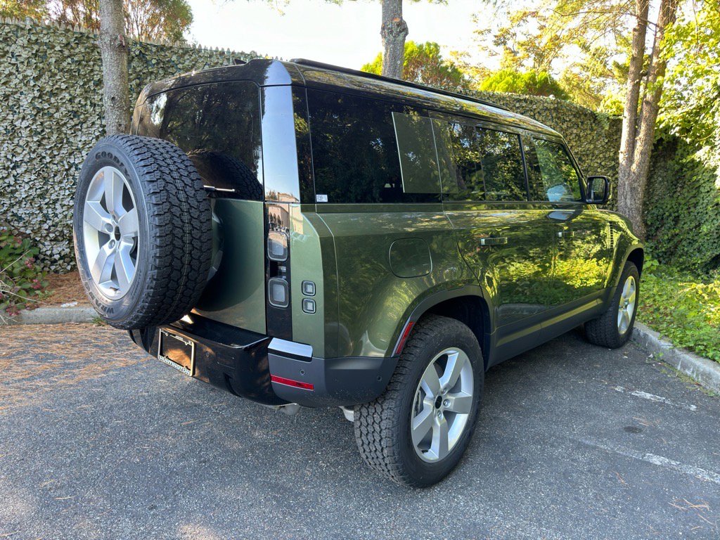 New 2026 Land Rover Defender 110 S image 7