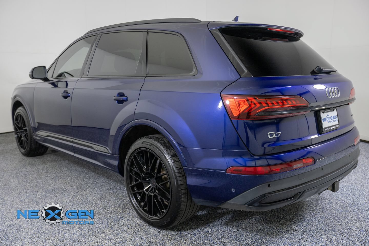 Used 2023 Audi Q7 3.0T Premium Plus w/ Premium Plus Package AWD/4WD image 6