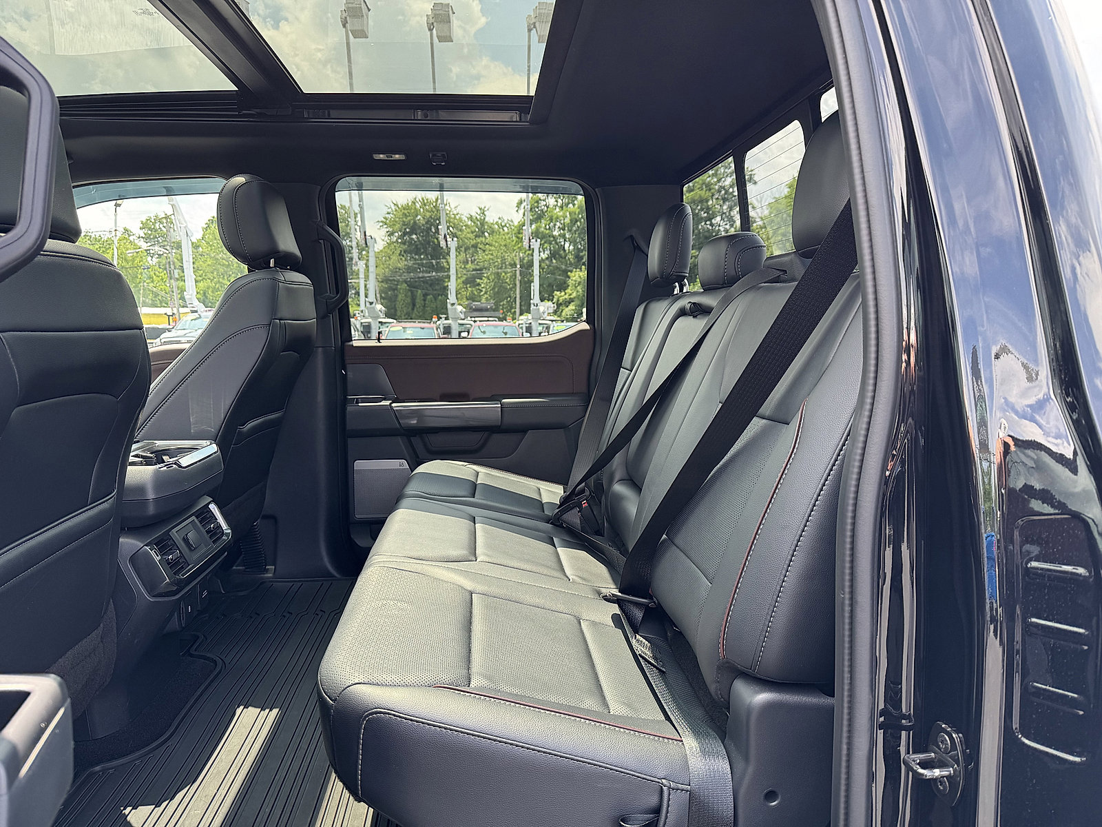 Used 2021 Ford F150 Lariat image 10