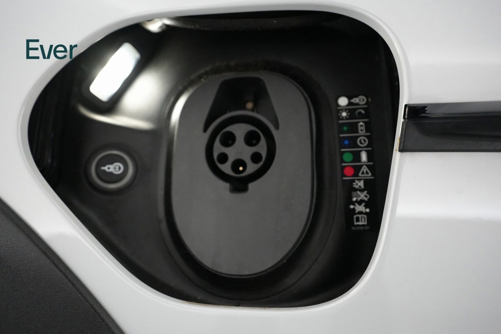 Used 2022 Porsche Taycan 4 Cross Turismo image 24