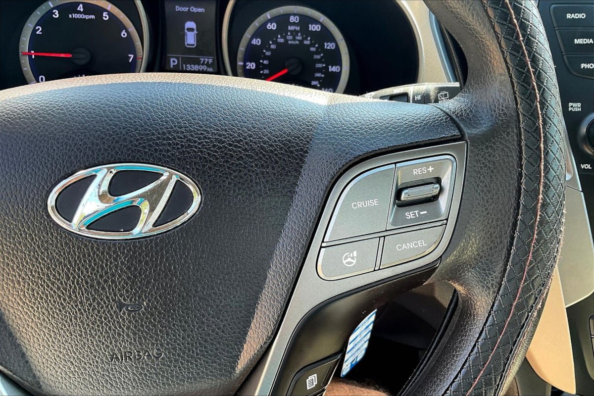 Used 2015 Hyundai Santa Fe GLS AWD/4WD image 12