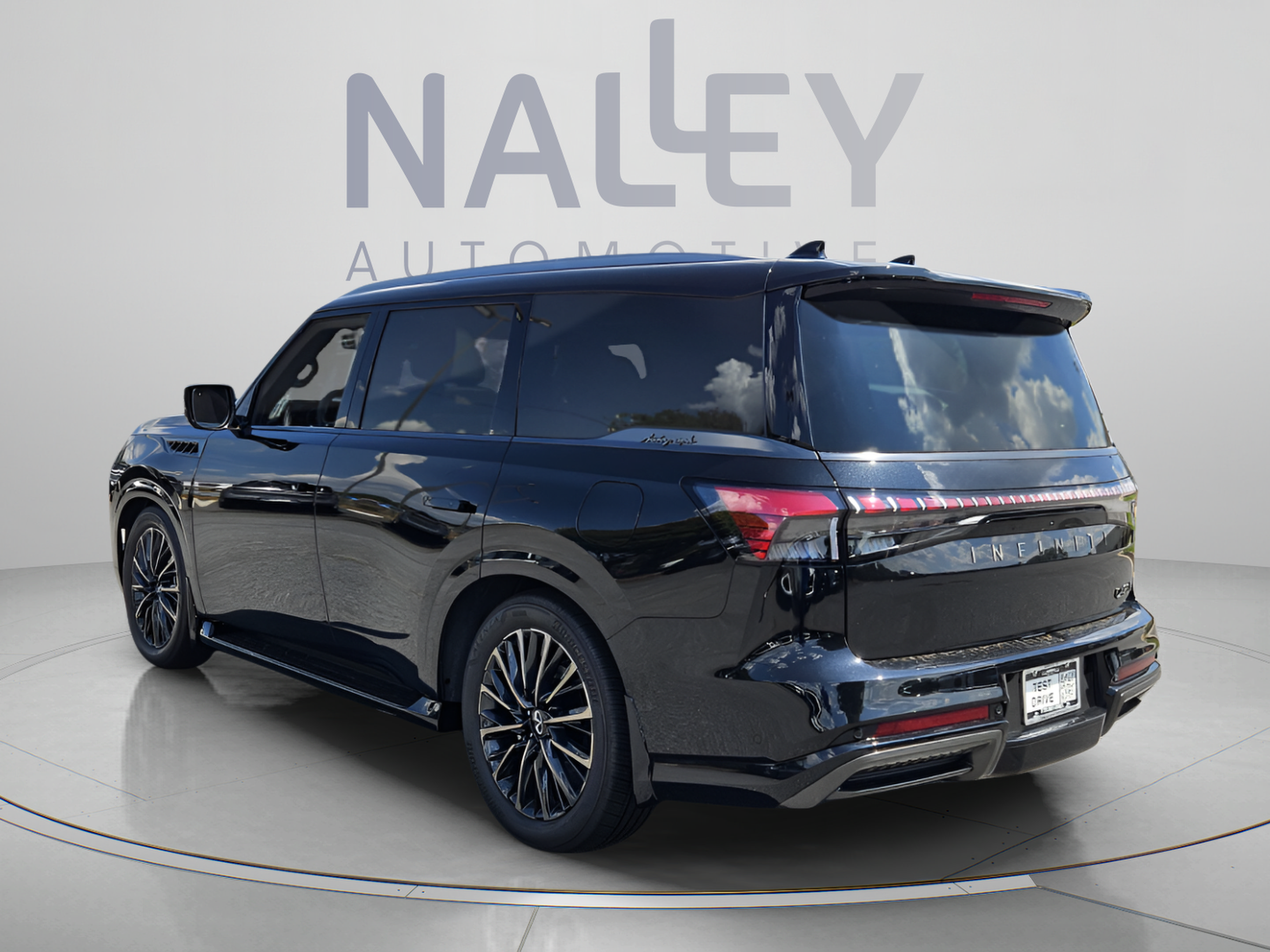 New 2027 INFINITI QX80 Autograph w/ Premium Cargo Package AWD/4WD image 3