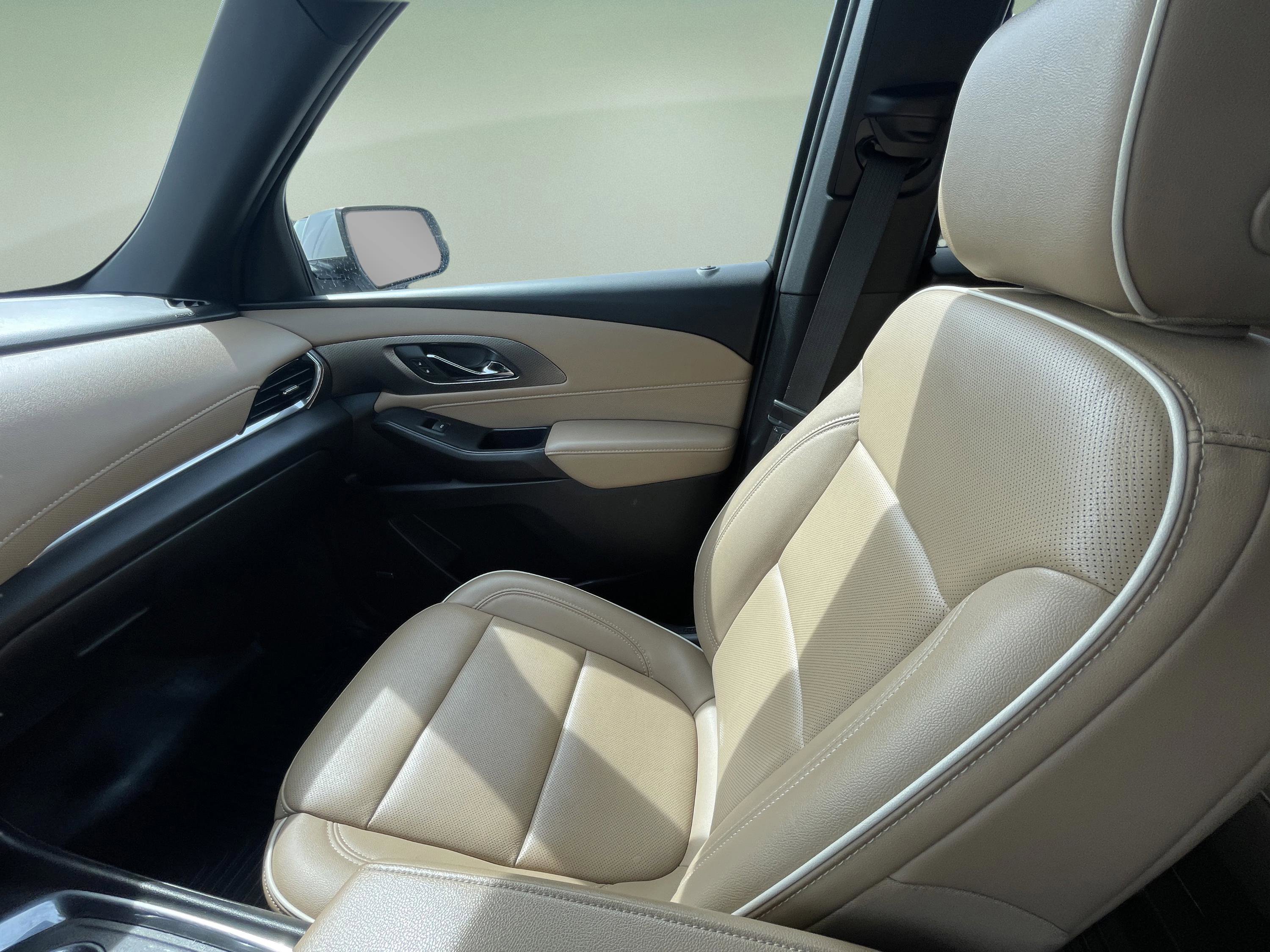 Used 2022 Chevrolet Traverse Premier image 35