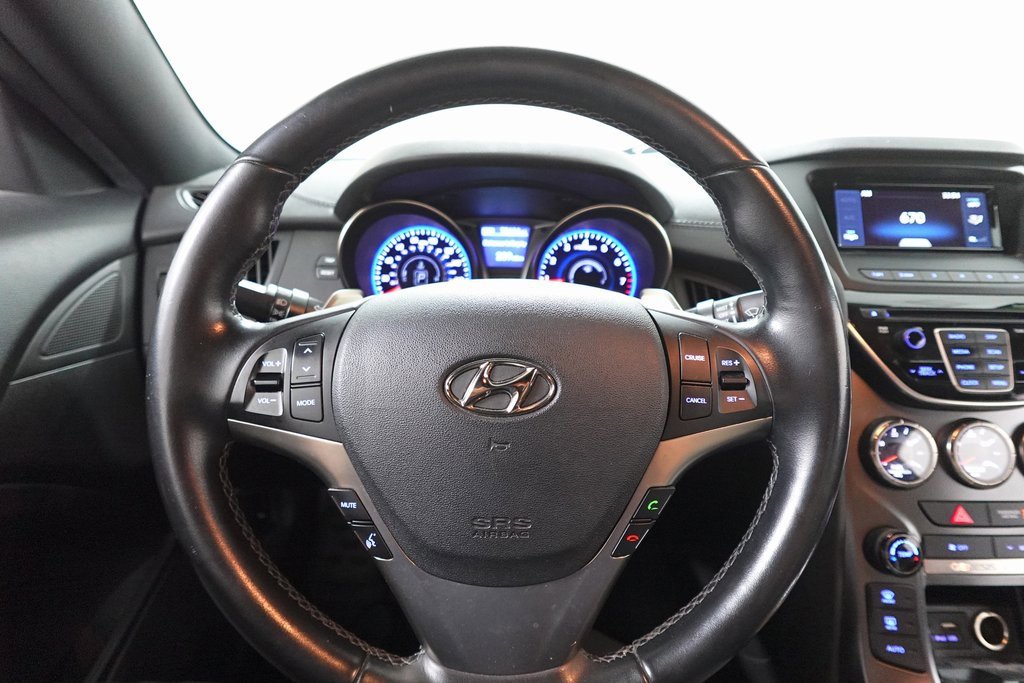 Used 2016 Hyundai Genesis 3.8 image 12