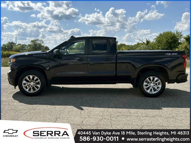 Used 2019 Chevrolet Silverado 1500 Custom w/ Custom Convenience Package AWD/4WD image 2