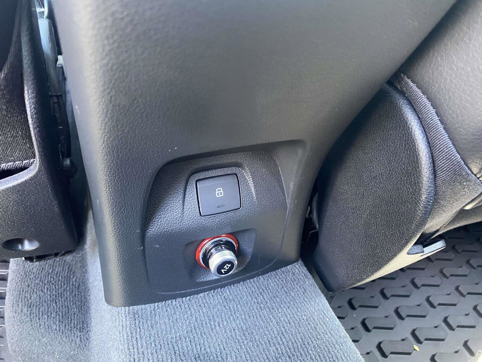 Used 2018 Audi Q3 2.0T Premium Plus w/ Premium Plus Package FWD image 13