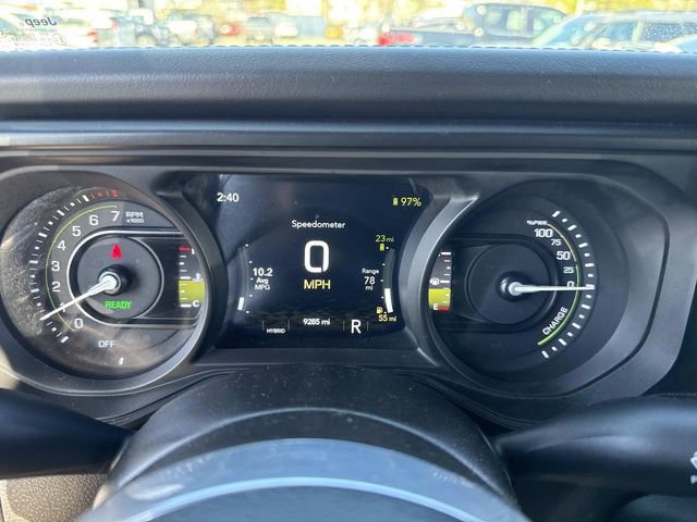Used 2024 Jeep Wrangler Unlimited Sahara w/ Technology Group AWD/4WD image 38