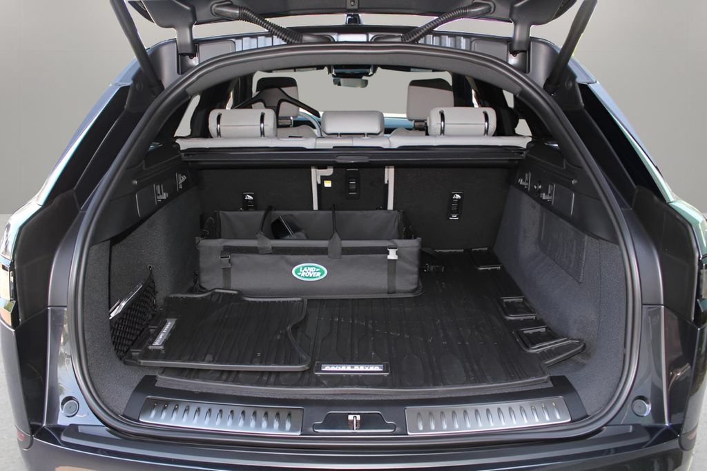Used 2026 Land Rover Range Rover Velar S AWD/4WD image 17