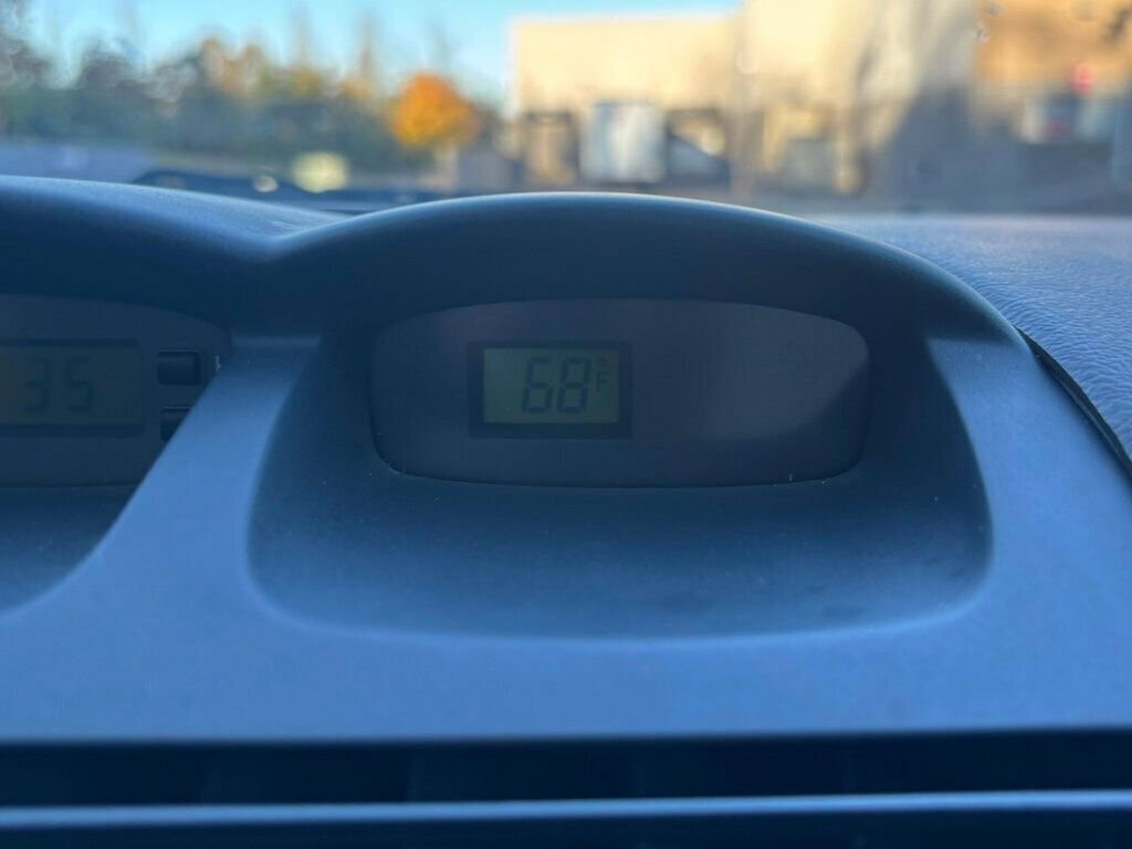 Used 2005 Toyota Solara SE image 24