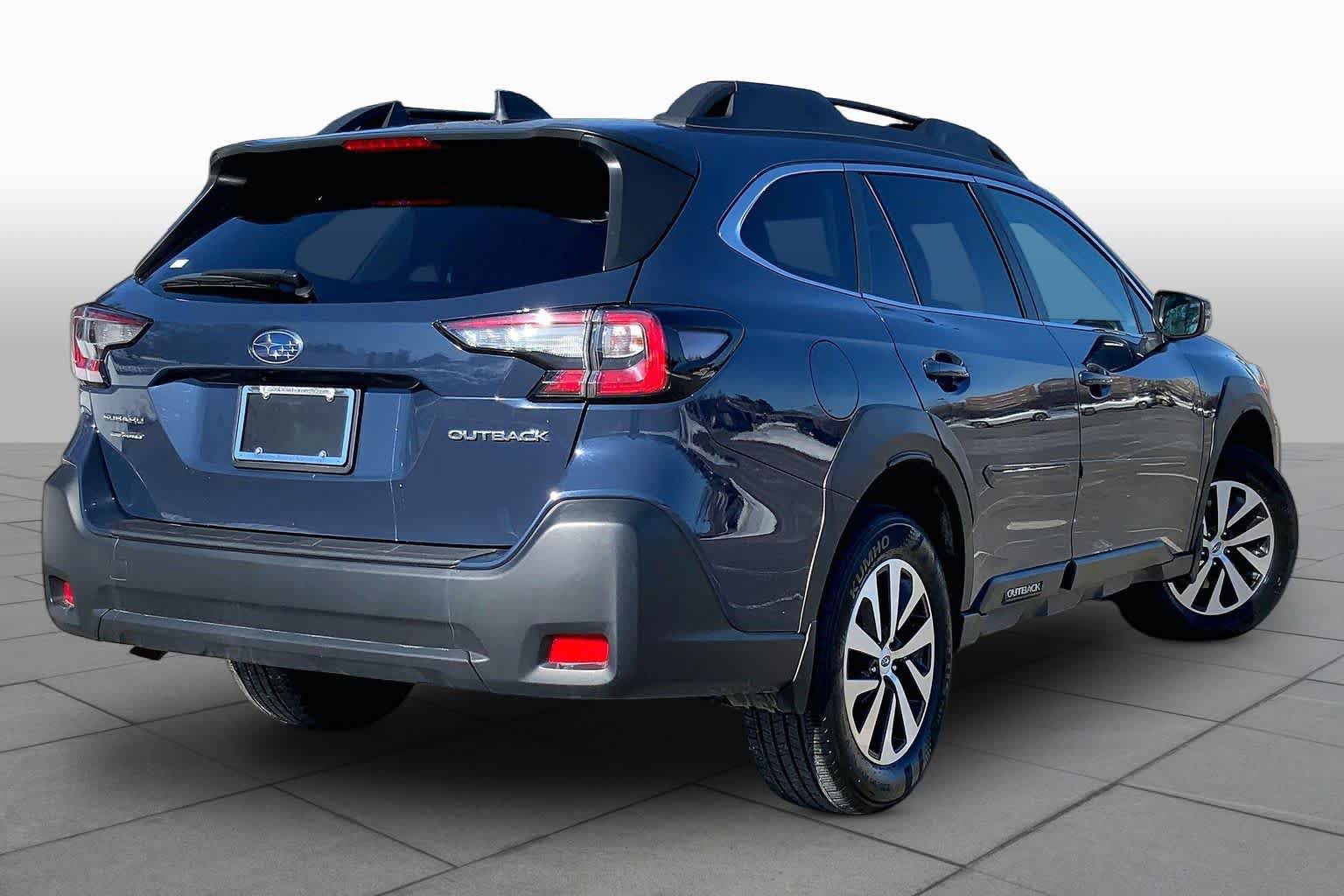 Used 2025 Subaru Outback Premium AWD/4WD image 23