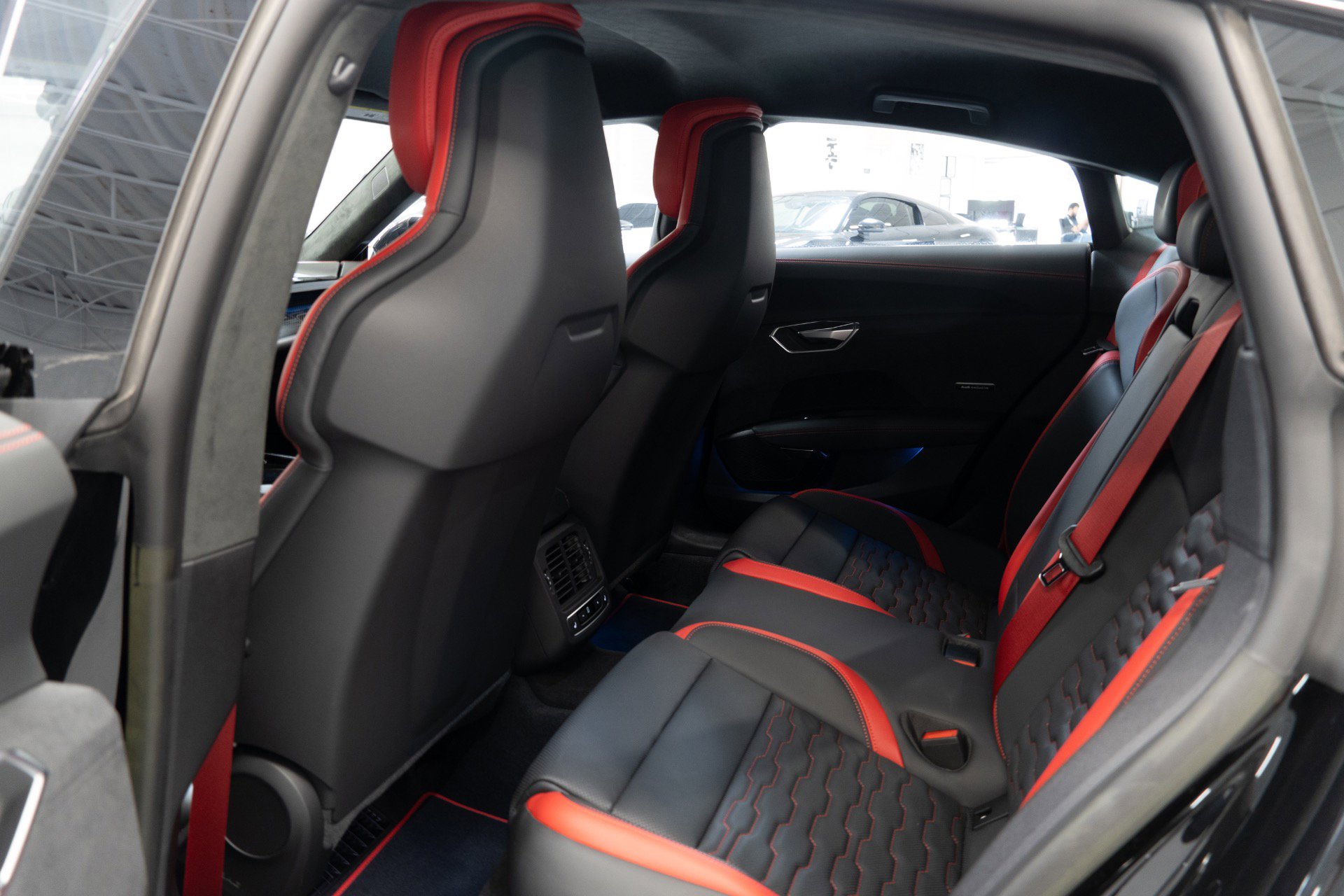 Used 2023 Audi RS e-tron GT AWD/4WD image 31