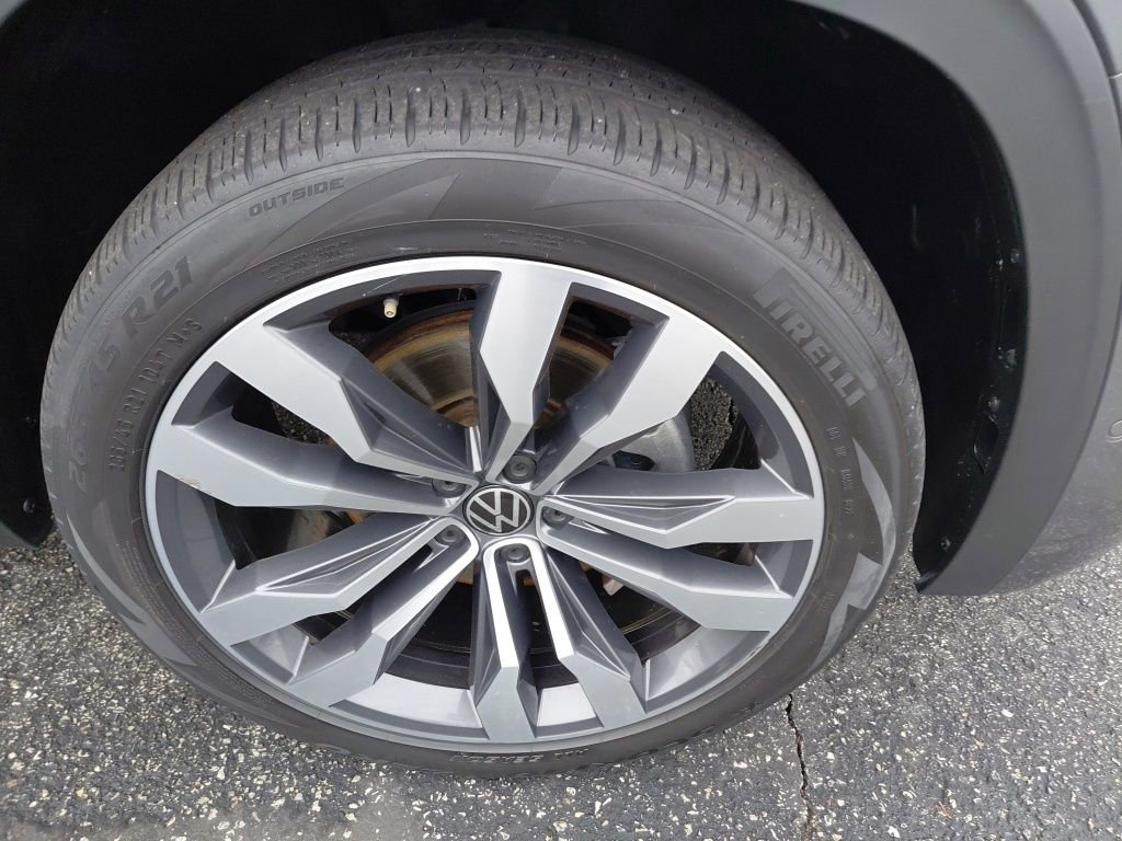 Used 2022 Volkswagen Atlas SEL Premium image 19