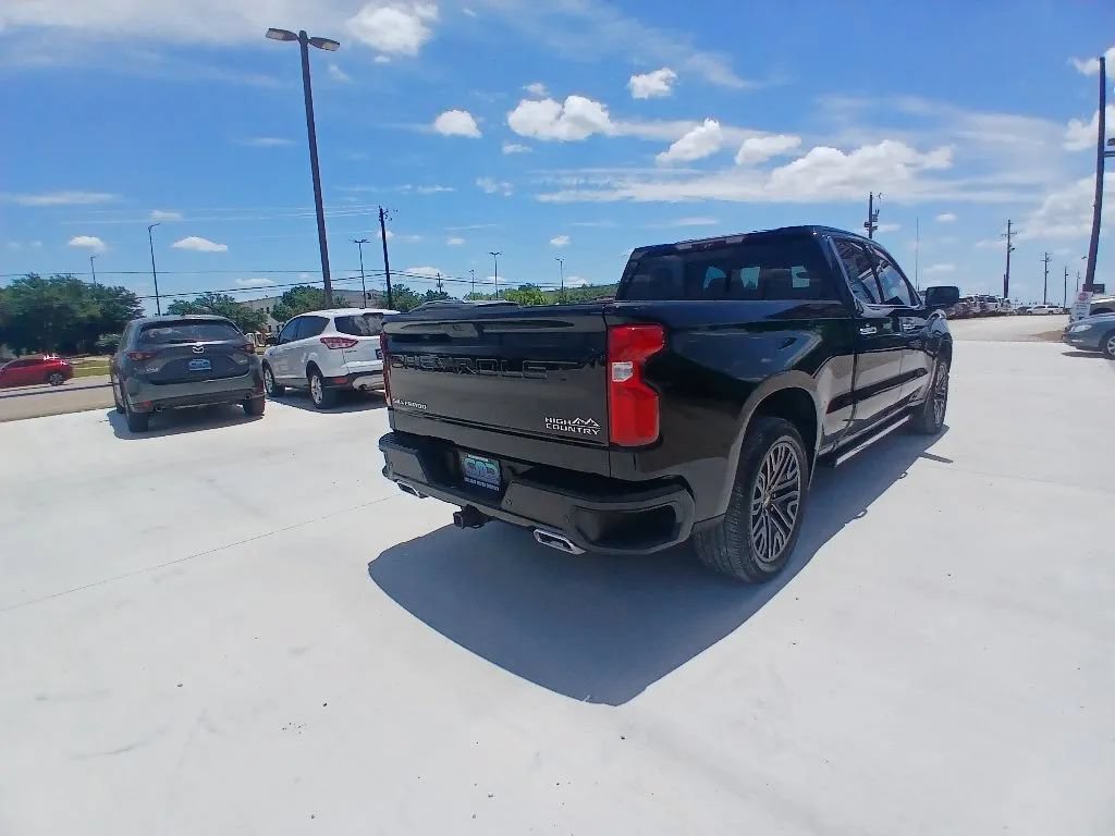 Used 2020 Chevrolet Silverado 1500 High Country w/ Technology Package AWD/4WD image 5