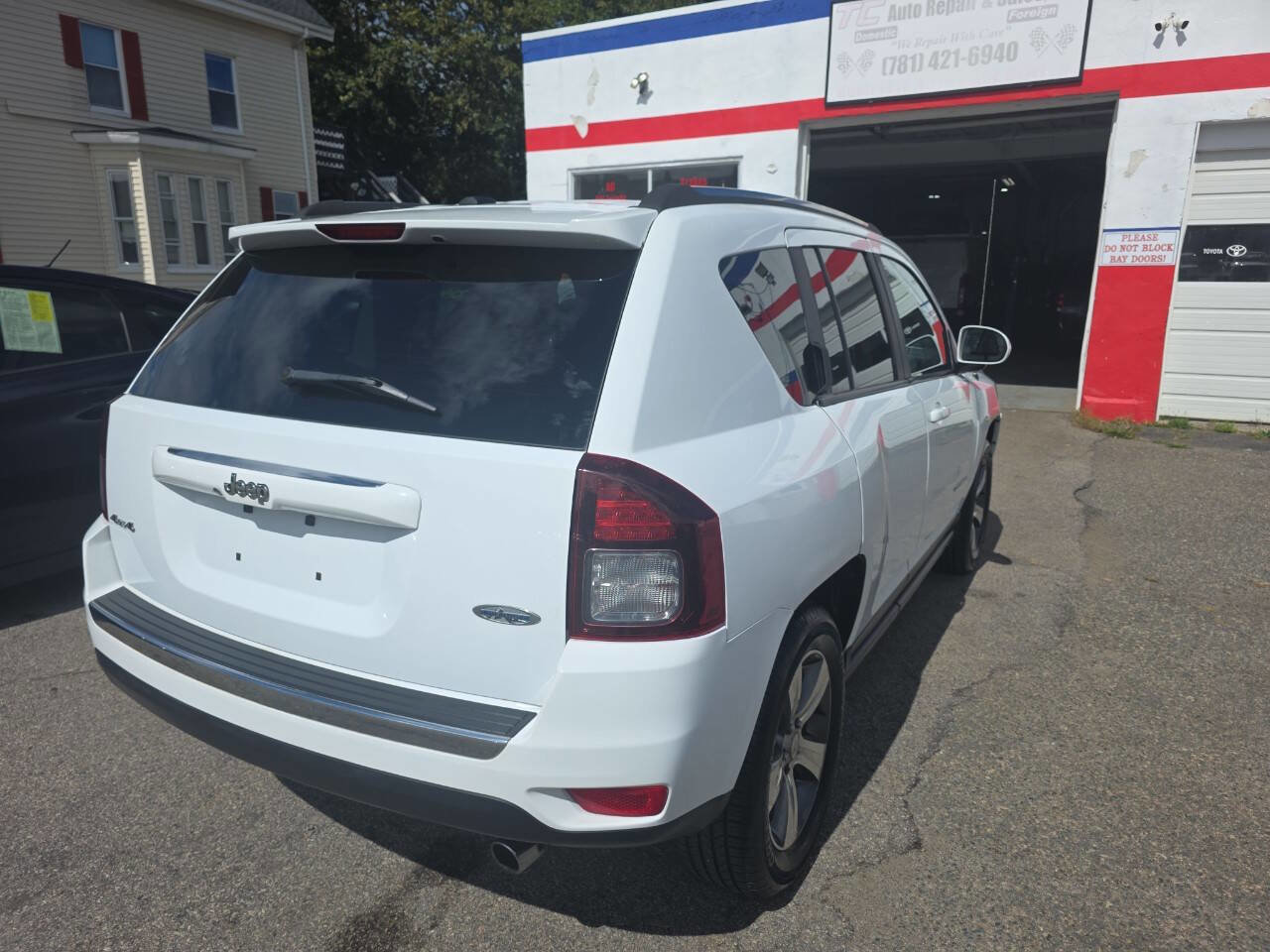Used 2017 Jeep Compass High Altitude image 4