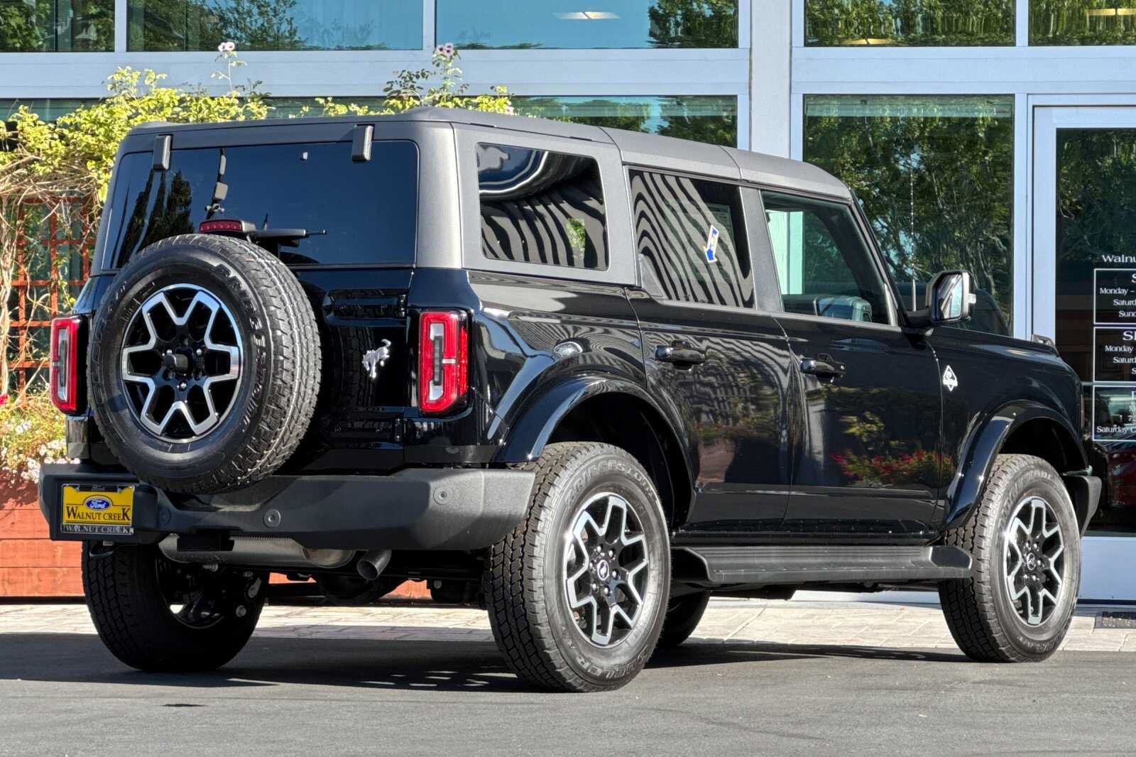 New 2025 Ford Bronco Outer Banks AWD/4WD image 4