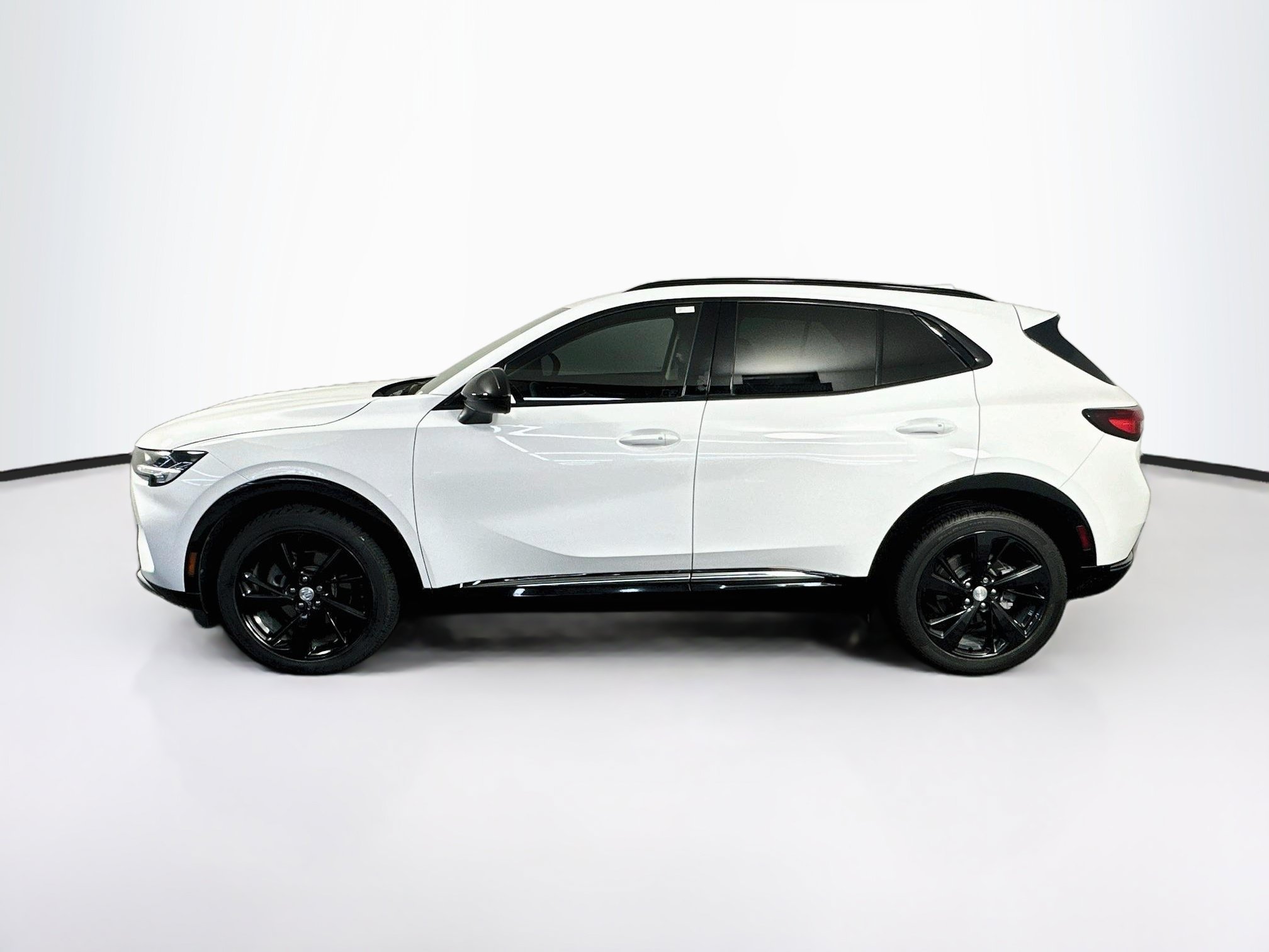 Used 2021 Buick Envision Preferred w/ Sport Touring Package FWD image 4