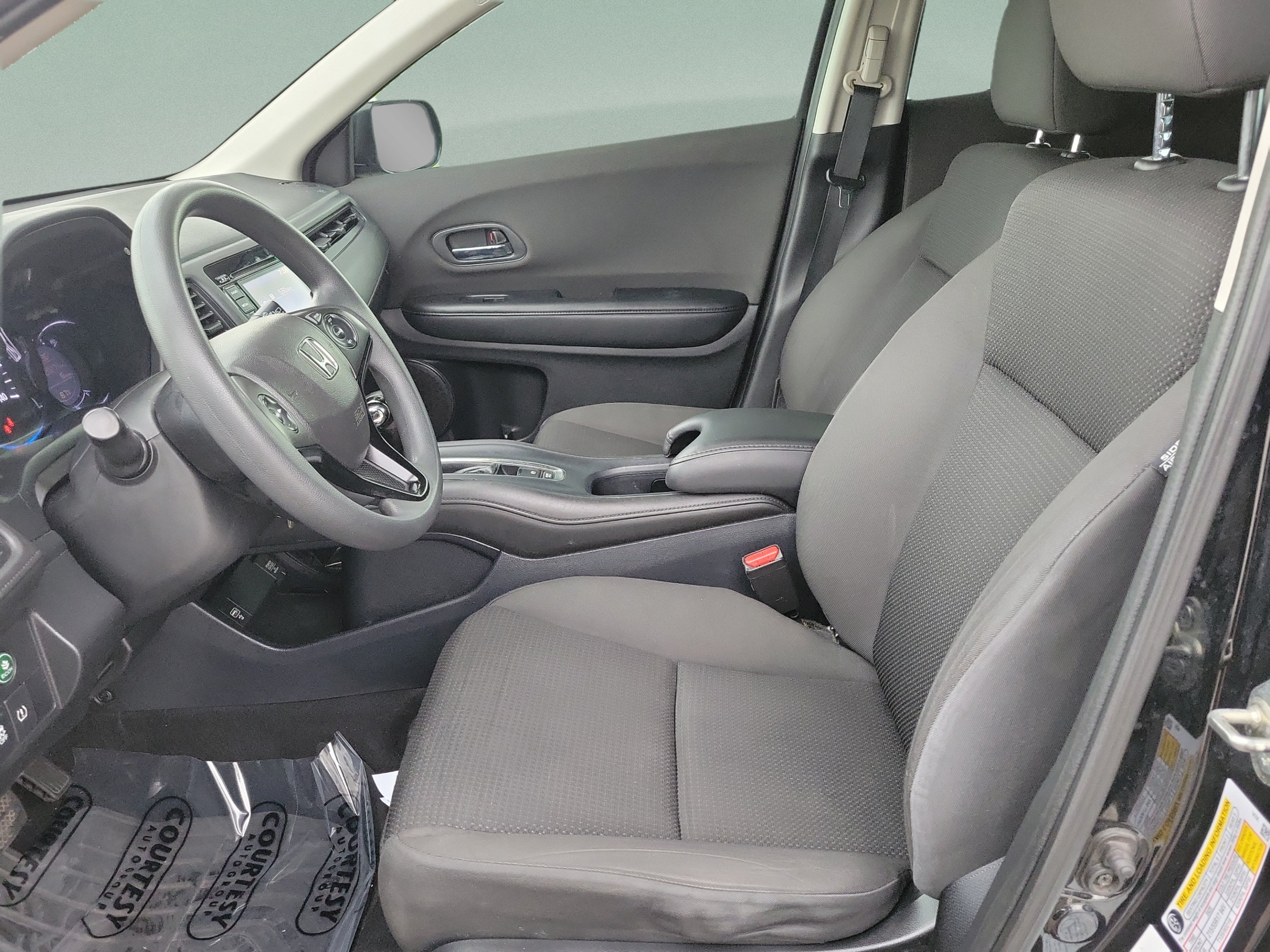 Used 2019 Honda HR-V LX image 18