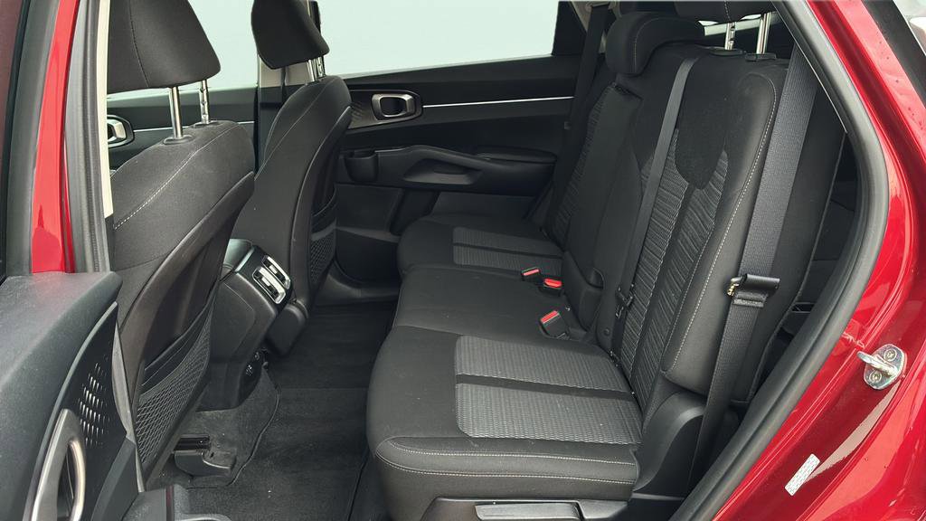 Used 2022 Kia Sorento LX image 14