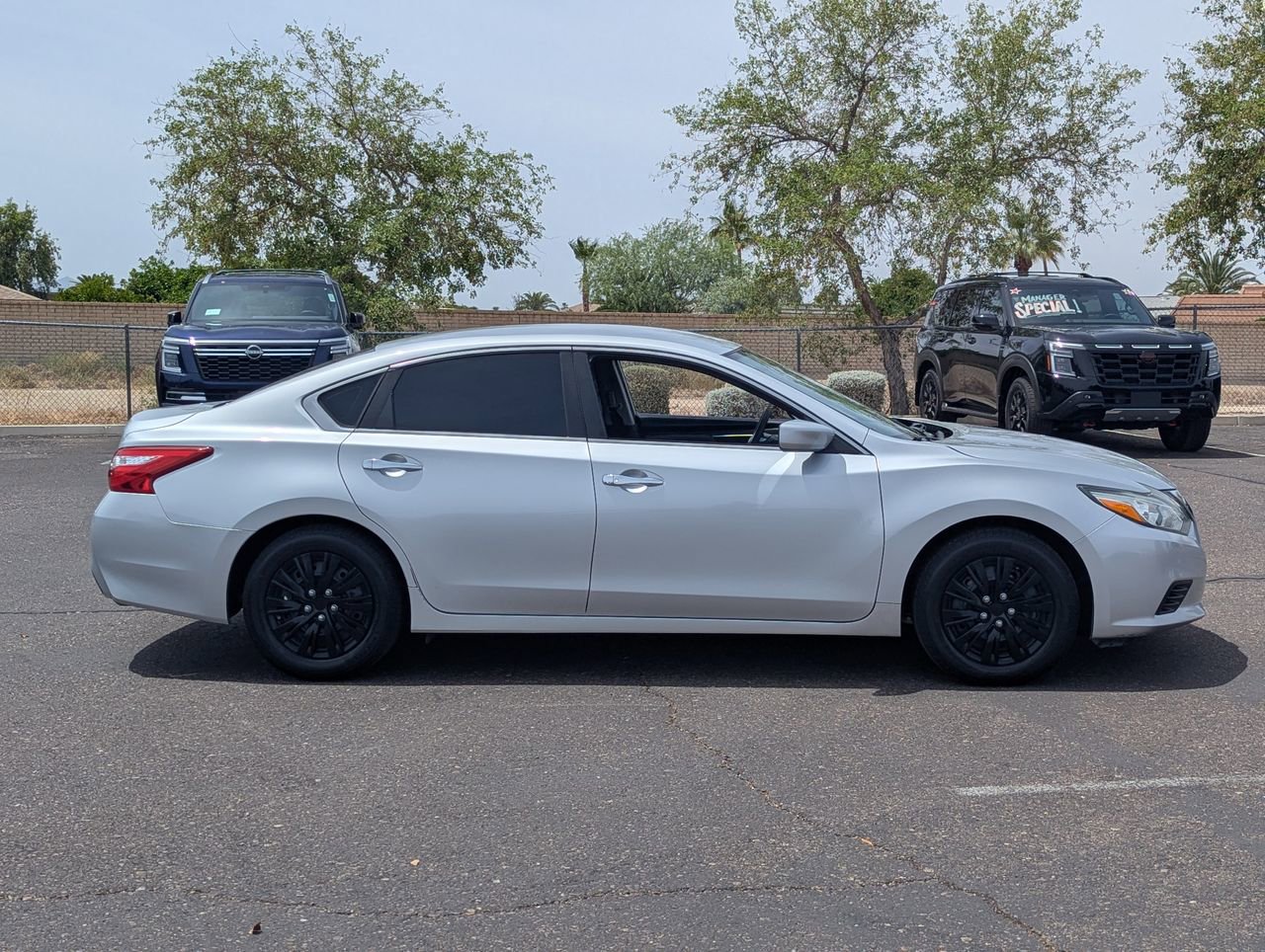 Used 2016 Nissan Altima 2.5 S w/ Power Driver Seat Package image 7