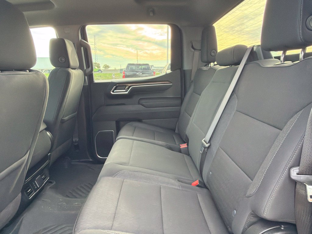 Used 2025 Chevrolet Silverado 1500 LT AWD/4WD image 14