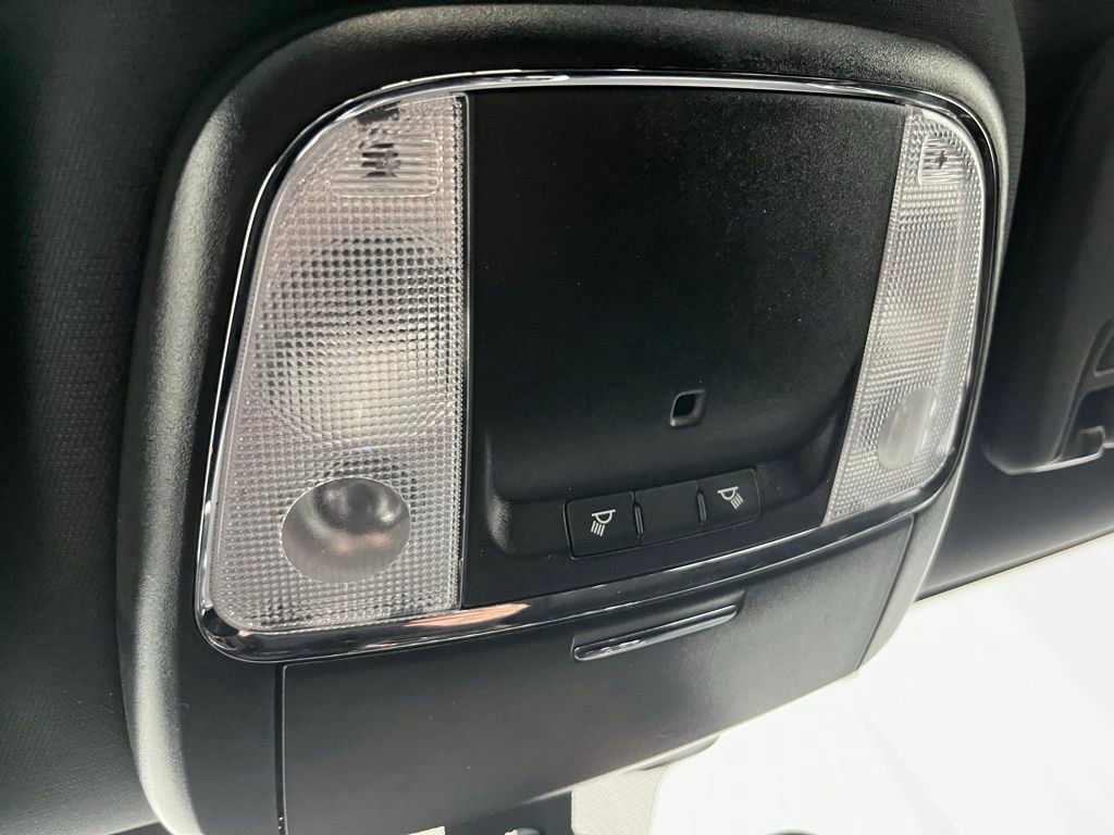 Used 2020 Jeep Grand Cherokee Laredo AWD/4WD image 14